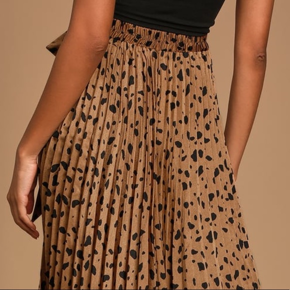 LAST ONE! Moon River Such A Dream Leopard Skirt - Picture 3 of 9